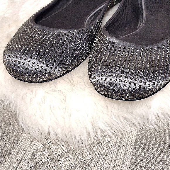 BCBG MaxAzria Gray Sparkling Flats - Picture 11 of 14
